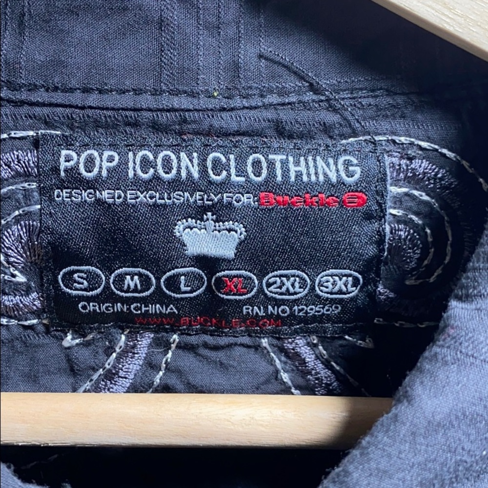 Button up - Picture 2 of 3